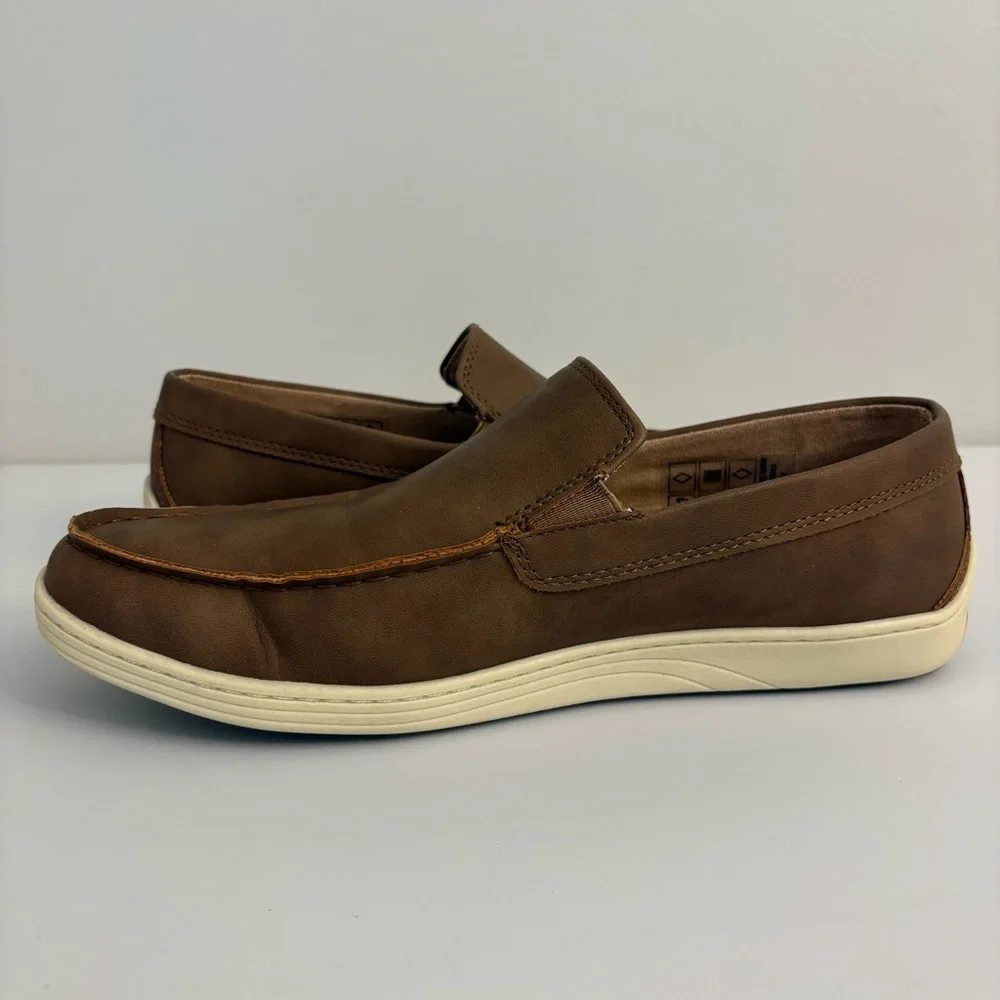 IZOD Seapoint Tan Loafers Men’s Size 8 Slip On Comfort Memory Foam Casual Shoes